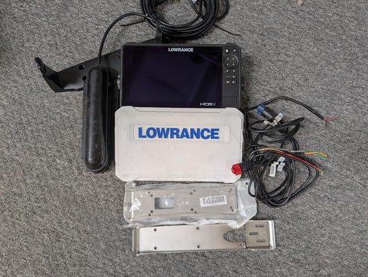 Lowrance 9″ Bundle with Active Imaging™ 3-in-1 Transducer