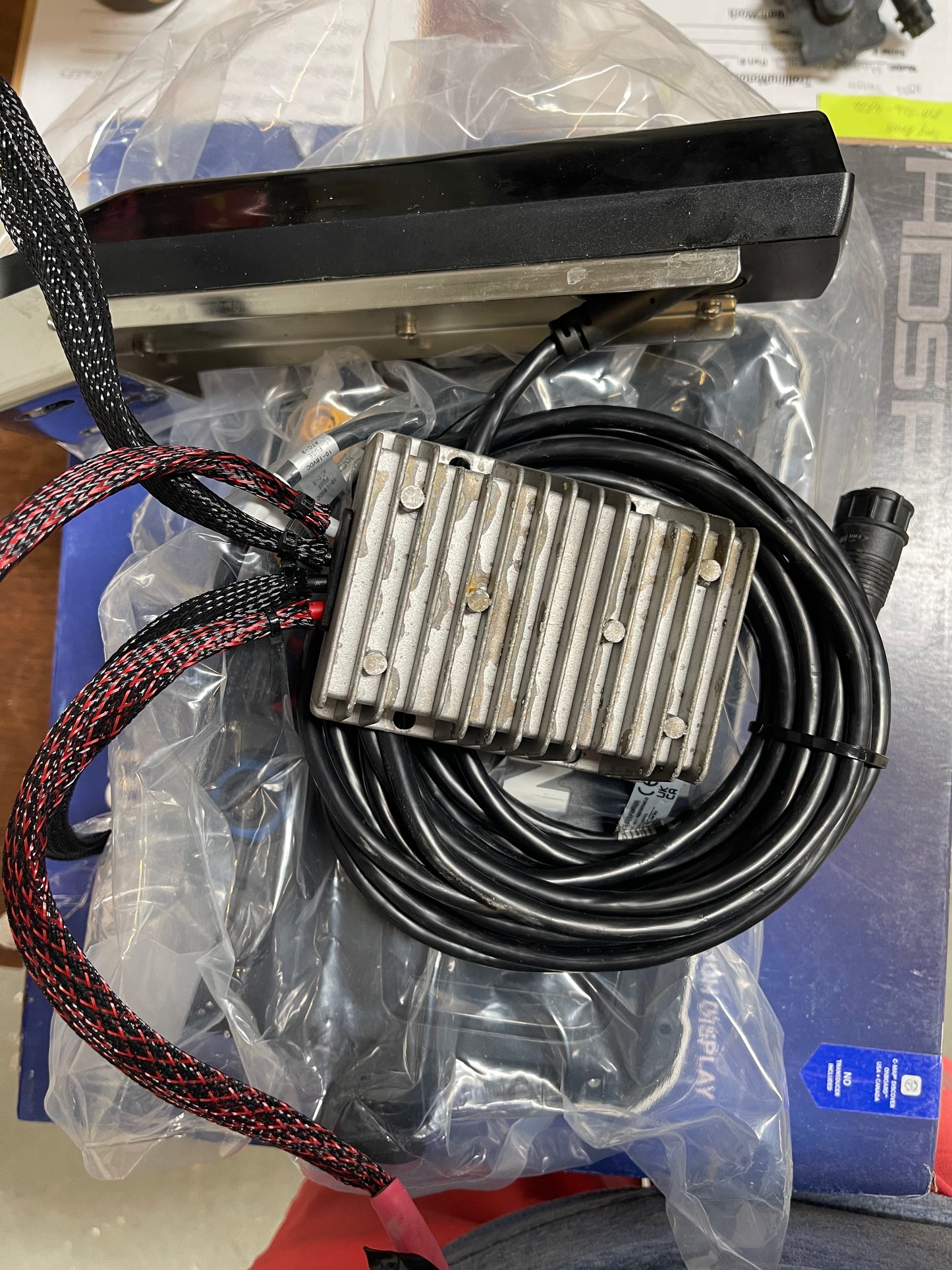 Used Lowrance HDS 9 Pro Combo – Complete Package