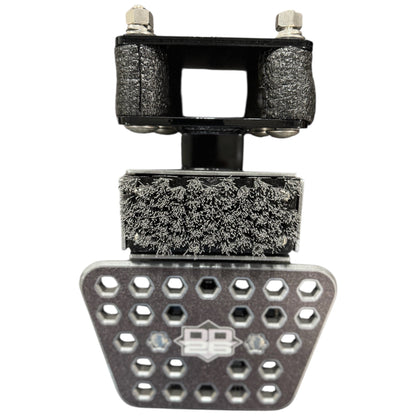 DD26 Fishing Access Step STANDARD with Kick Brush