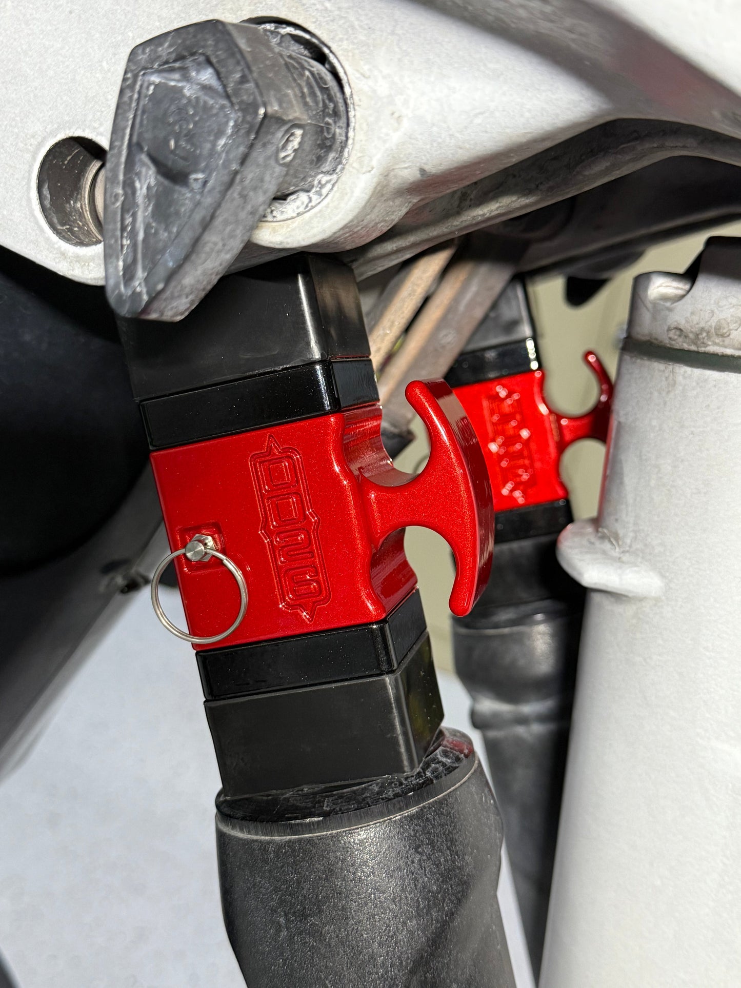 Single Ram Motor Tote for mid size Yamahas, Suzukis and Dual Ram Verado's